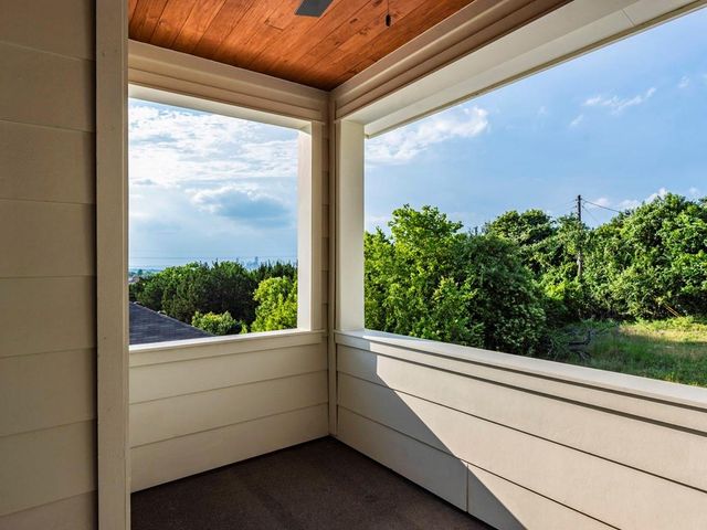 6412 Carson RDG B, Austin, TX 78741