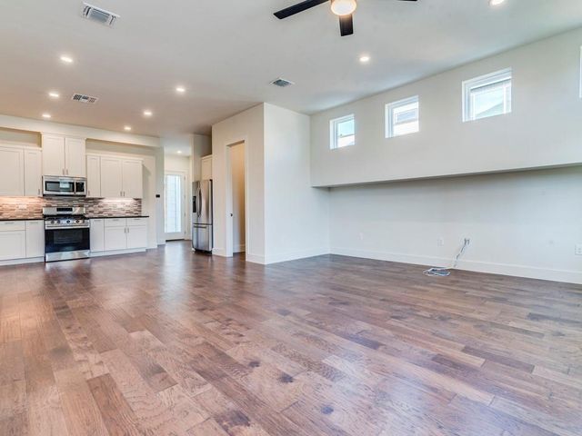 6412 Carson RDG B, Austin, TX 78741