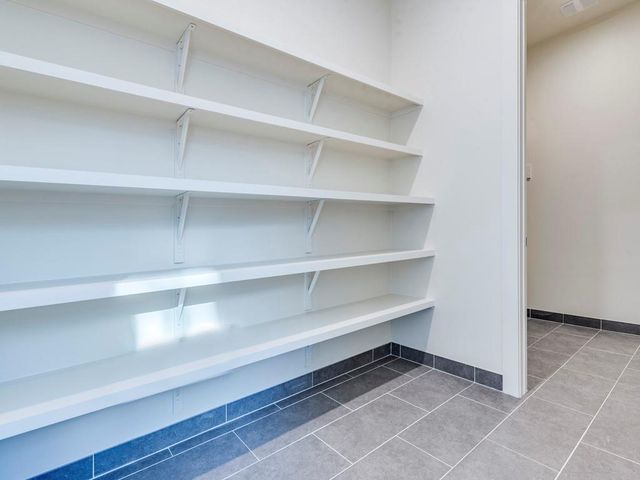 6412 Carson RDG B, Austin, TX 78741