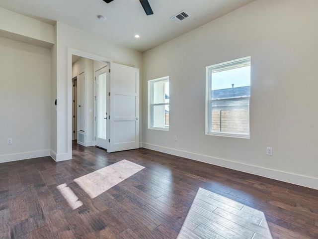 6412 Carson RDG B, Austin, TX 78741