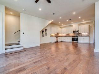 6412 Carson RDG B, Austin, TX 78741