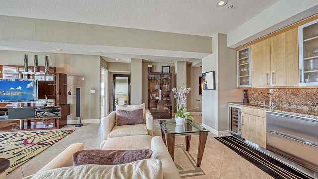 650 GOLDEN GATE POINT 602, Sarasota, FL 34236