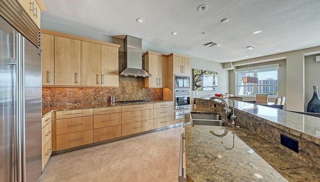 650 GOLDEN GATE POINT 602, Sarasota, FL 34236