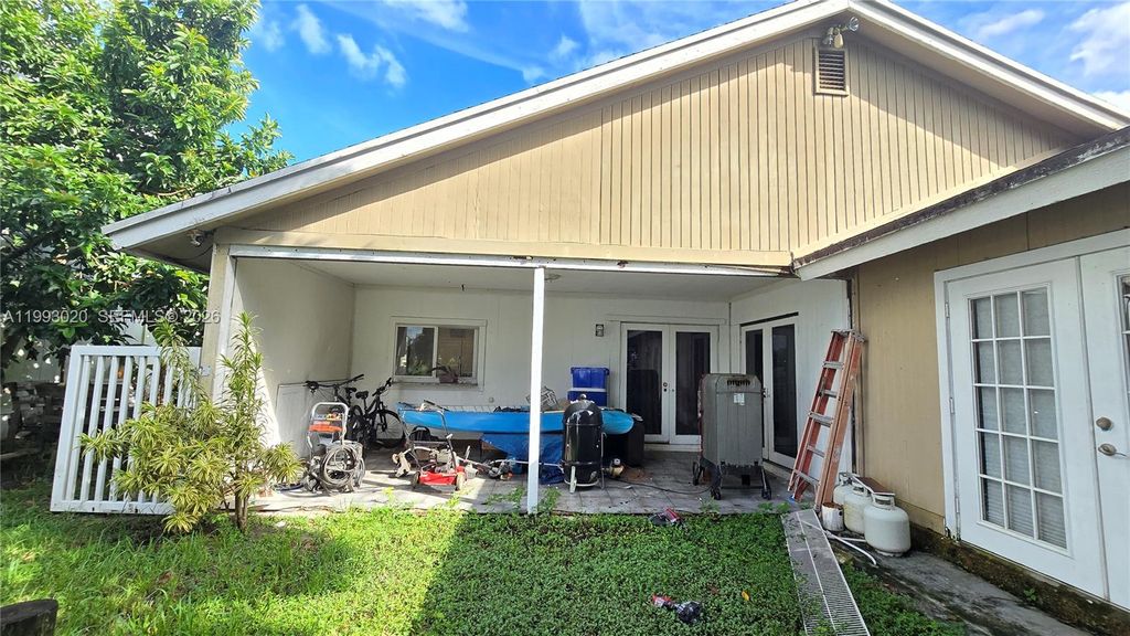 Image 15 of property listing at 4105 Clearview Ter, West Palm Beach, FL 33417