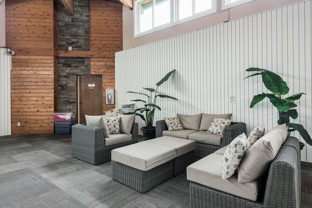 2007 E 122nd Street B15, Burnsville, MN 55337