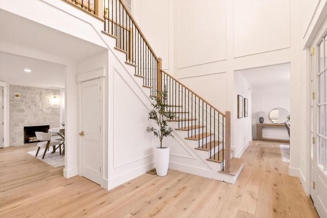 9 Floral Street, Windham, NH 03087