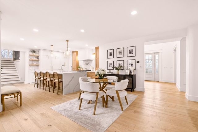 9 Floral Street, Windham, NH 03087