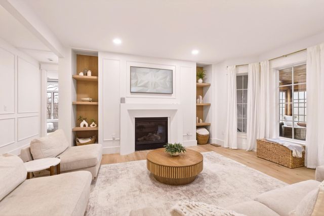 9 Floral Street, Windham, NH 03087