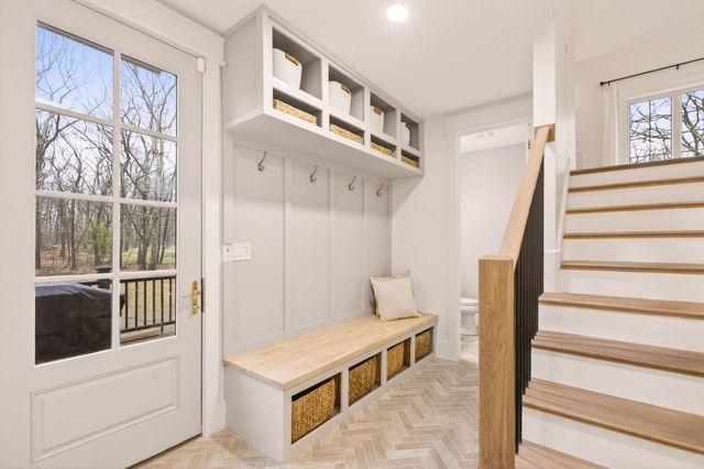 9 Floral Street, Windham, NH 03087