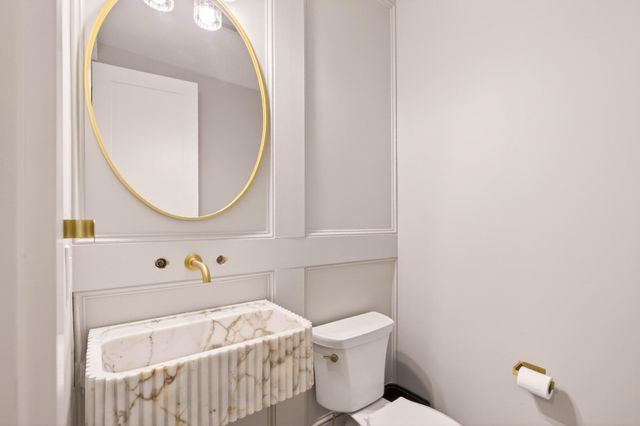 9 Floral Street, Windham, NH 03087