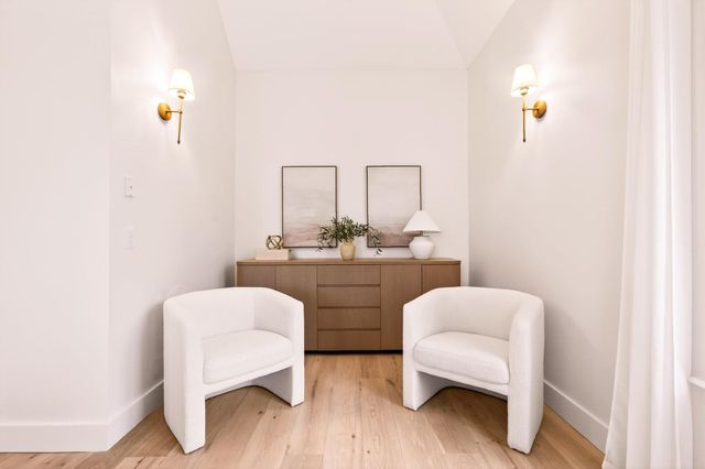 9 Floral Street, Windham, NH 03087