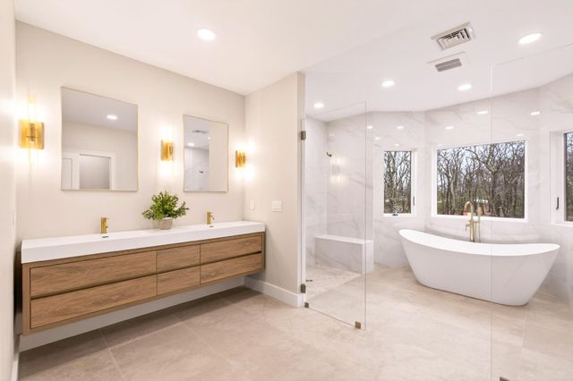 9 Floral Street, Windham, NH 03087