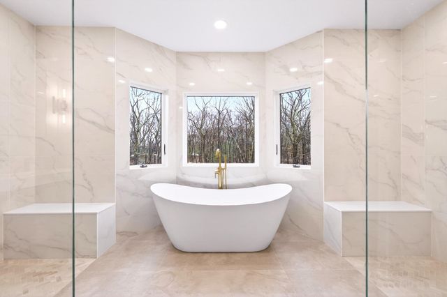 9 Floral Street, Windham, NH 03087