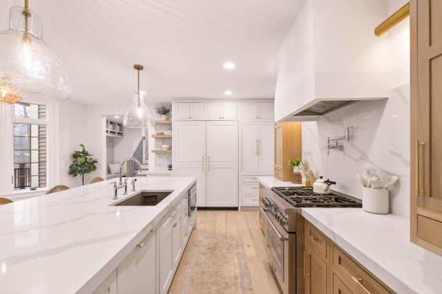 9 Floral Street, Windham, NH 03087