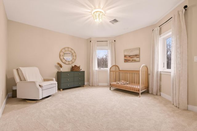 9 Floral Street, Windham, NH 03087