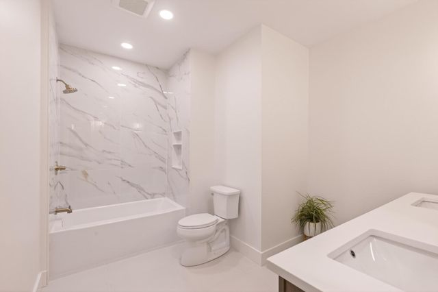 9 Floral Street, Windham, NH 03087