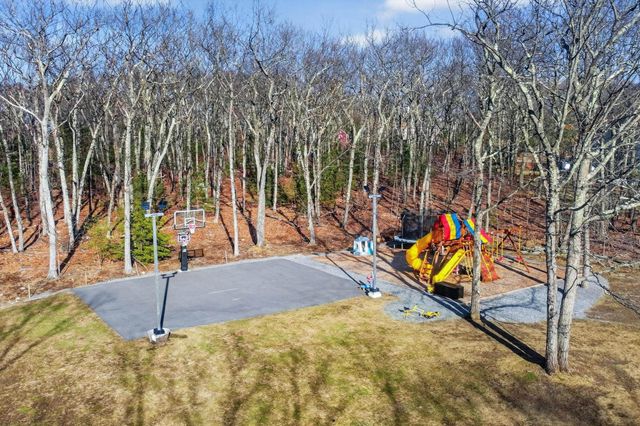 9 Floral Street, Windham, NH 03087