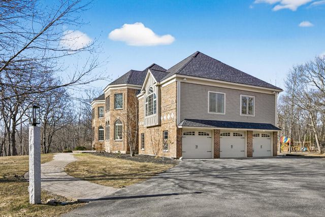 9 Floral Street, Windham, NH 03087