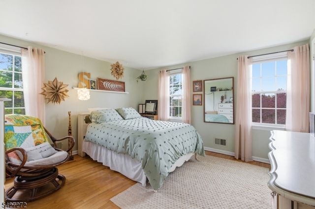 8 Sunshine Dr, Alexandria Twp., NJ 08867