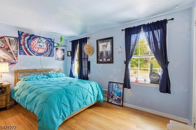 8 Sunshine Dr, Alexandria Twp., NJ 08867