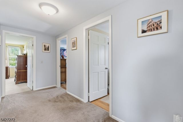 8 Sunshine Dr, Alexandria Twp., NJ 08867