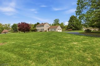 8 Sunshine Dr, Alexandria Twp., NJ 08867