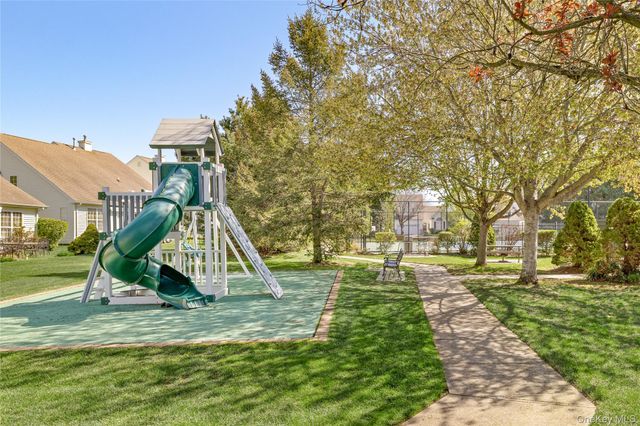 131 Constantine Way, Mount Sinai, NY 11766