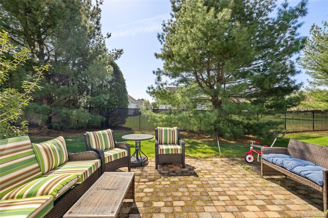 131 Constantine Way, Mount Sinai, NY 11766