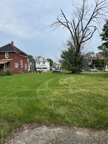 5837 Iroquois Street, Detroit, MI 48213