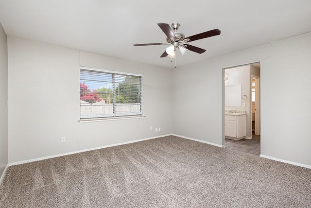 712 Springhill Drive, Hurst, TX 76054