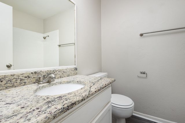 712 Springhill Drive, Hurst, TX 76054