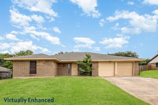 712 Springhill Drive, Hurst, TX 76054