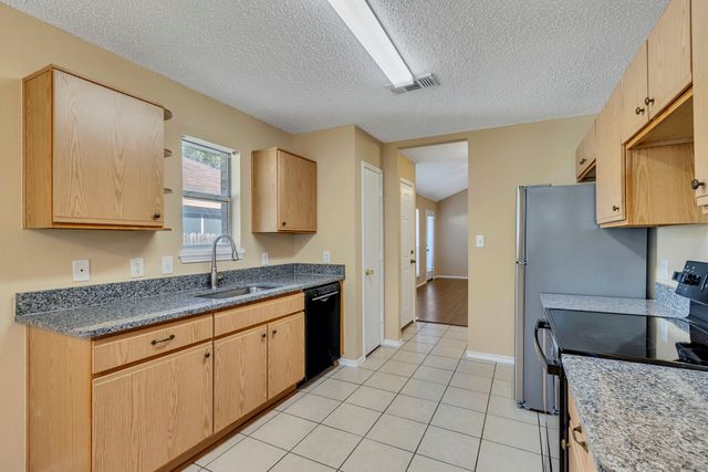 2920 Newport Avenue, Denton, TX 76209