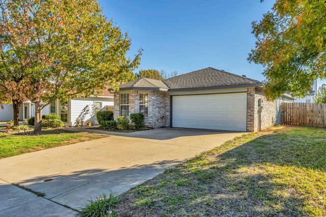 2920 Newport Avenue, Denton, TX 76209
