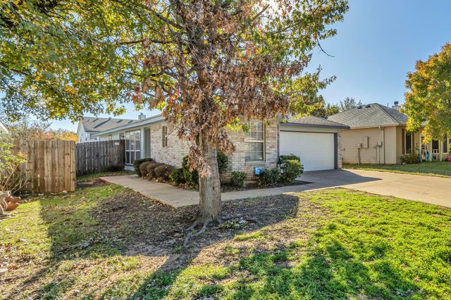 2920 Newport Avenue, Denton, TX 76209