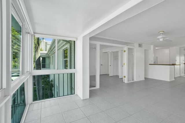 6469 BAY CLUB Drive 3, Fort Lauderdale, FL 33308
