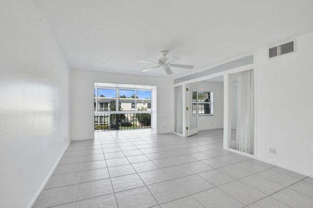 6469 BAY CLUB Drive 3, Fort Lauderdale, FL 33308