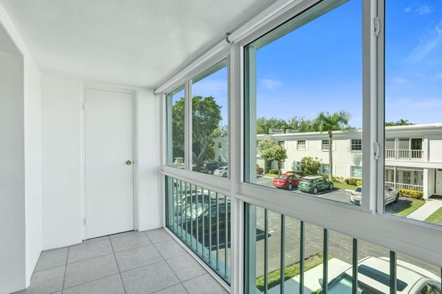 6469 BAY CLUB Drive 3, Fort Lauderdale, FL 33308