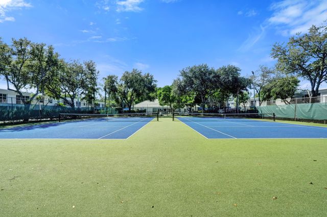 6469 BAY CLUB Drive 3, Fort Lauderdale, FL 33308