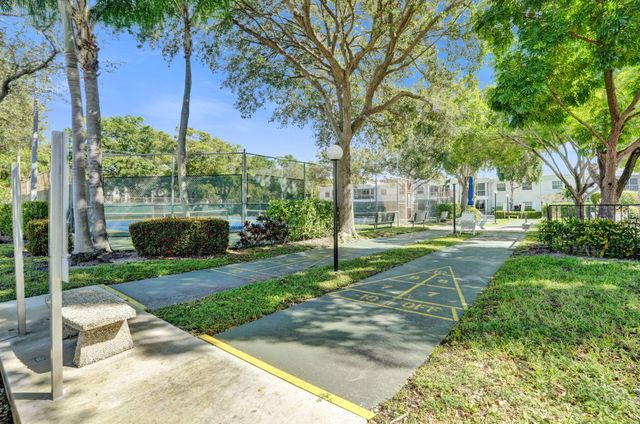6469 BAY CLUB Drive 3, Fort Lauderdale, FL 33308