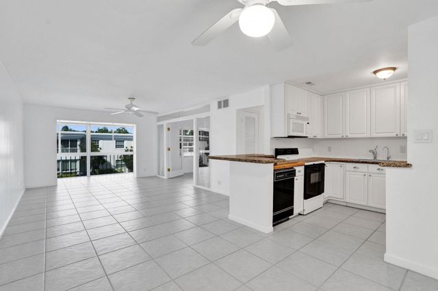 6469 BAY CLUB Drive 3, Fort Lauderdale, FL 33308