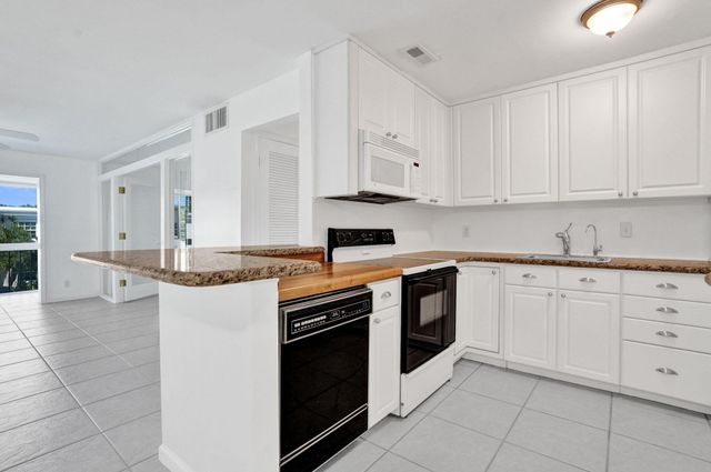 6469 BAY CLUB Drive 3, Fort Lauderdale, FL 33308