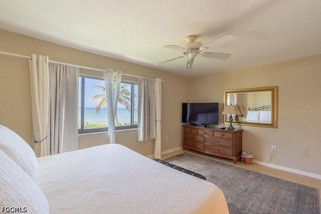 10475 Gulf Shore DR 122, Naples, FL 34108