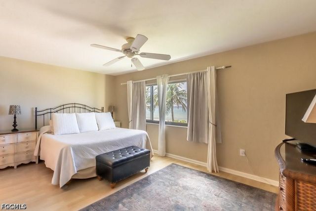 10475 Gulf Shore DR 122, Naples, FL 34108