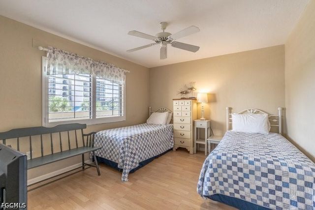 10475 Gulf Shore DR 122, Naples, FL 34108