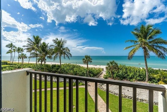 10475 Gulf Shore DR 122, Naples, FL 34108