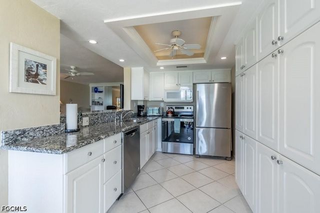 10475 Gulf Shore DR 122, Naples, FL 34108