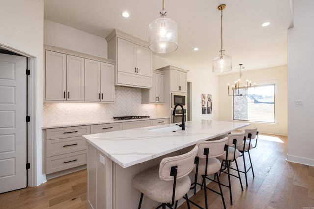 102 Red Crest Cove, Benton, AR 72015