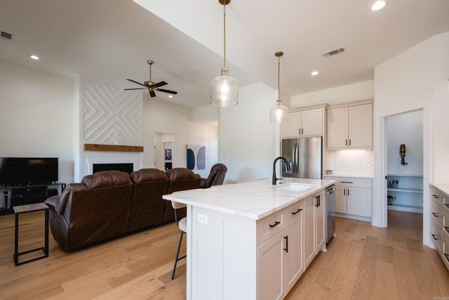 102 Red Crest Cove, Benton, AR 72015