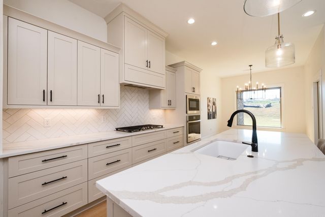 102 Red Crest Cove, Benton, AR 72015